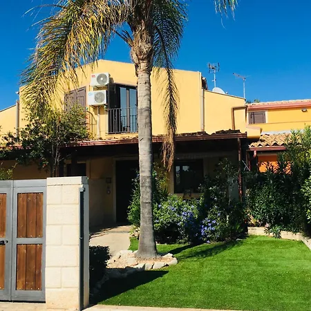 Stella Di Mare Marina Di Ragusa Holiday home *